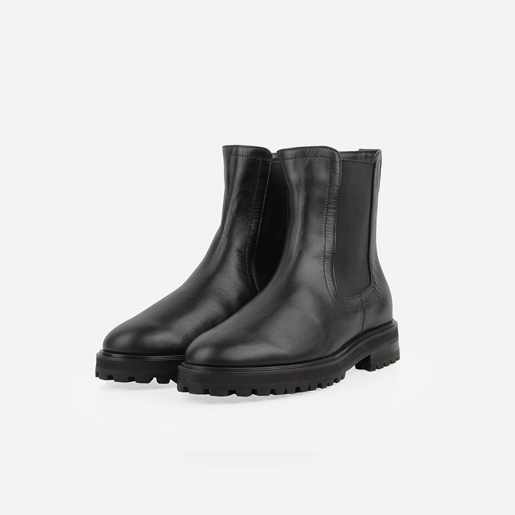 The Every Way Chelsea Boot Black Water Resistant