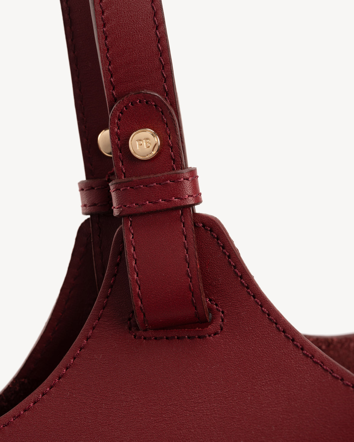 The Lisboa Tote Resort Red