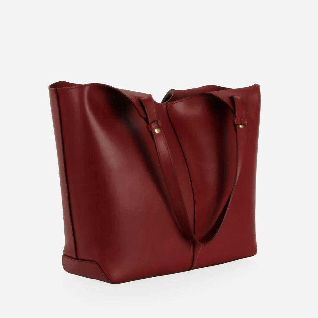 The Lisboa Tote Resort Red