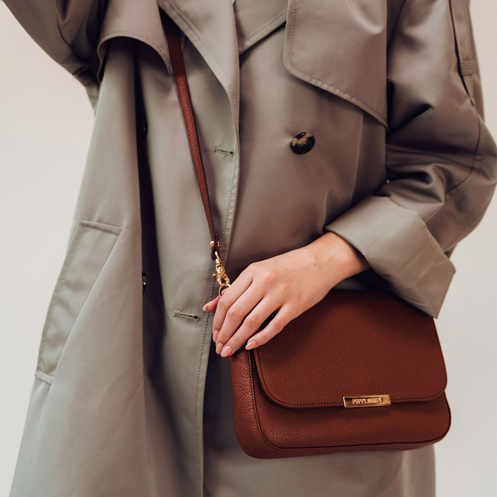 The Medium Day to Night Bag Hazelnut