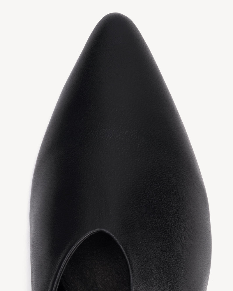 The Atelier Flat Black