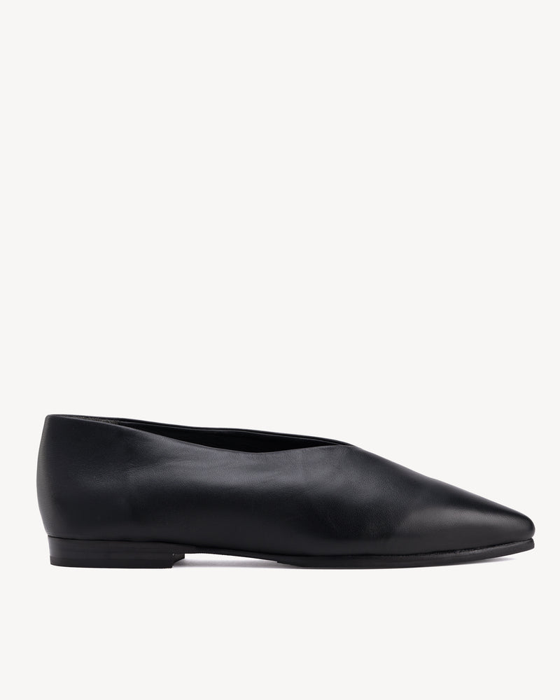 The Atelier Flat Black