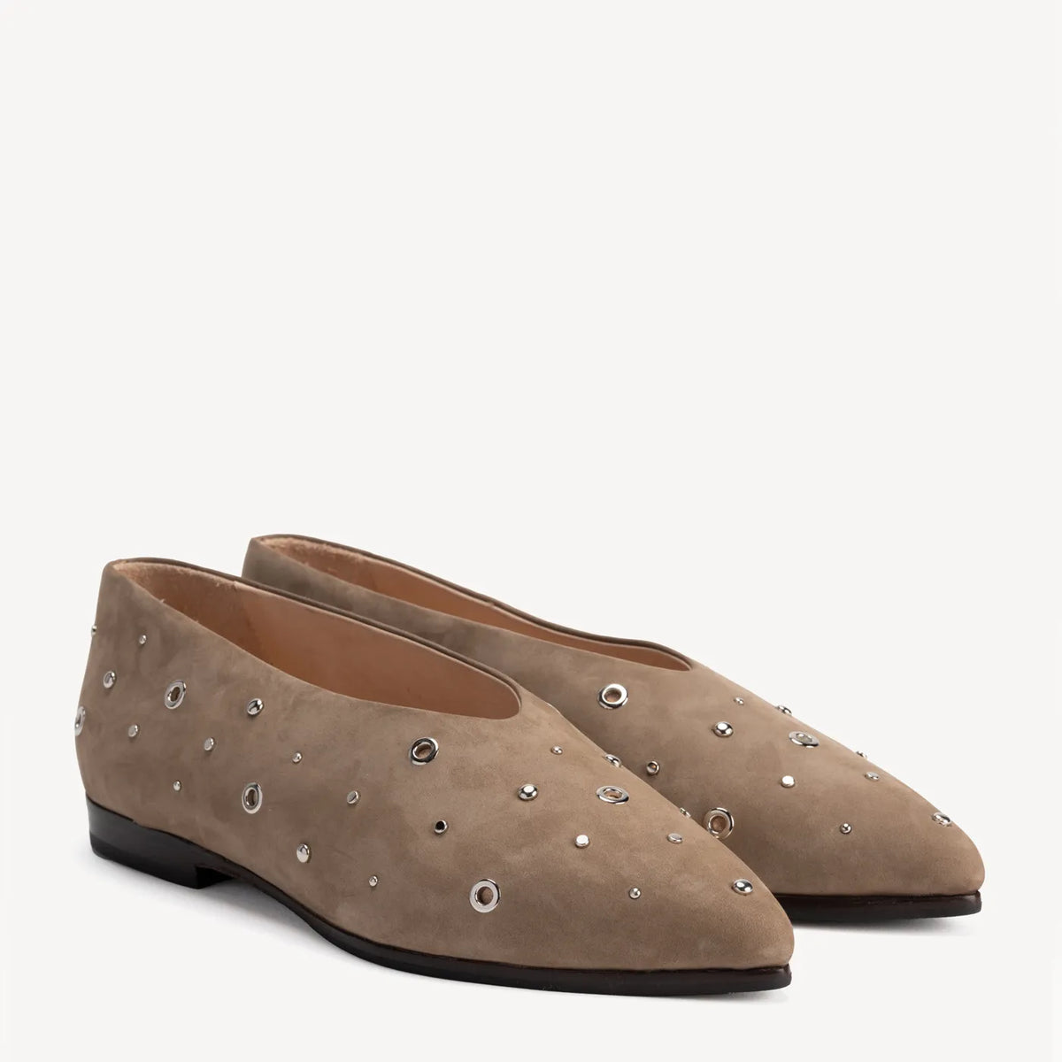 The Atelier Flat Clay Studded