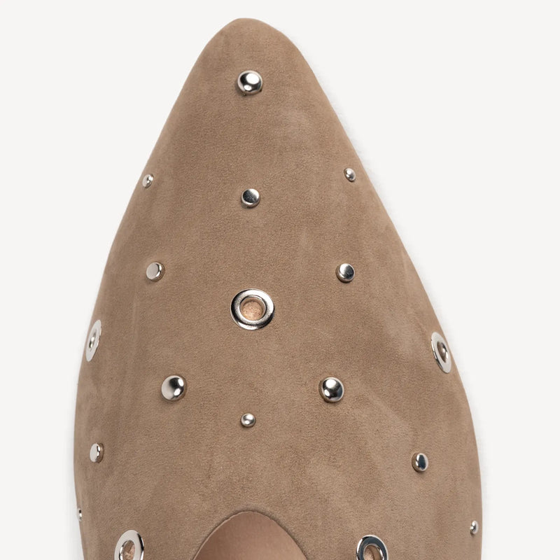 The Atelier Flat Clay Studded