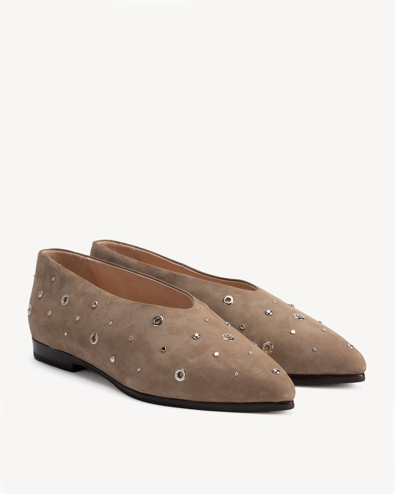 The Atelier Flat Clay Studded