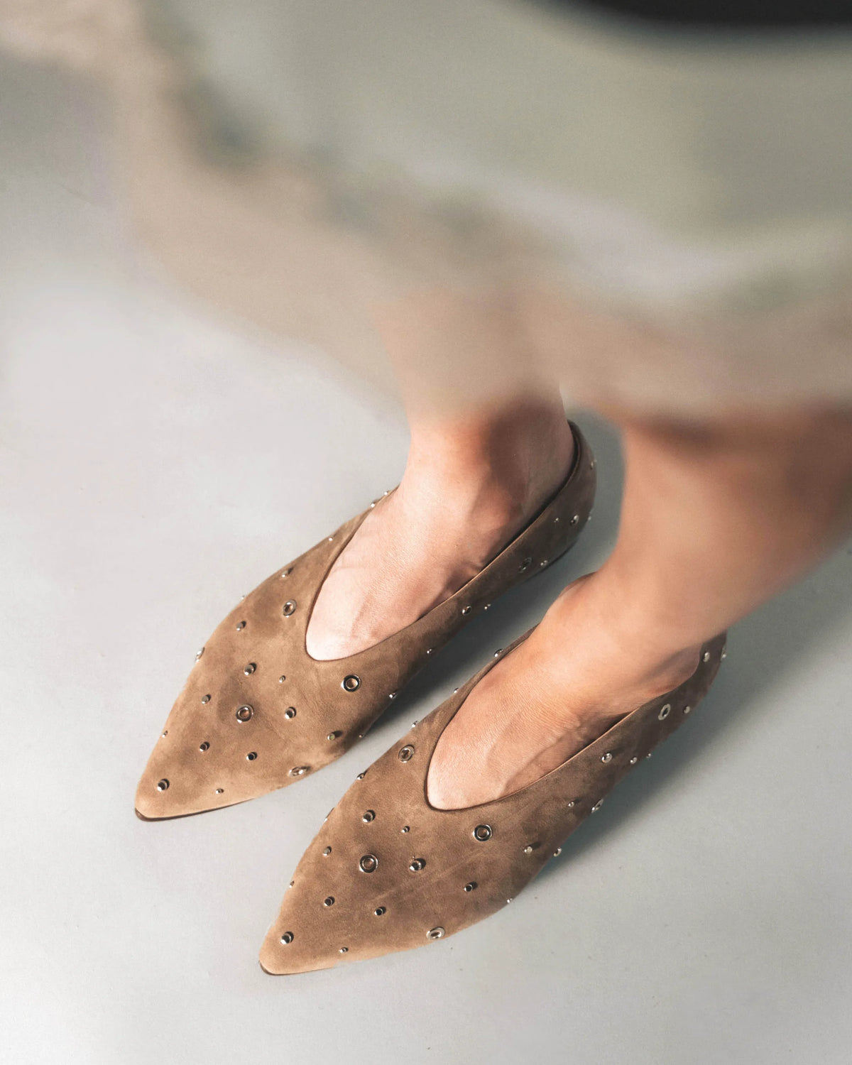 The Atelier Flat Clay Studded