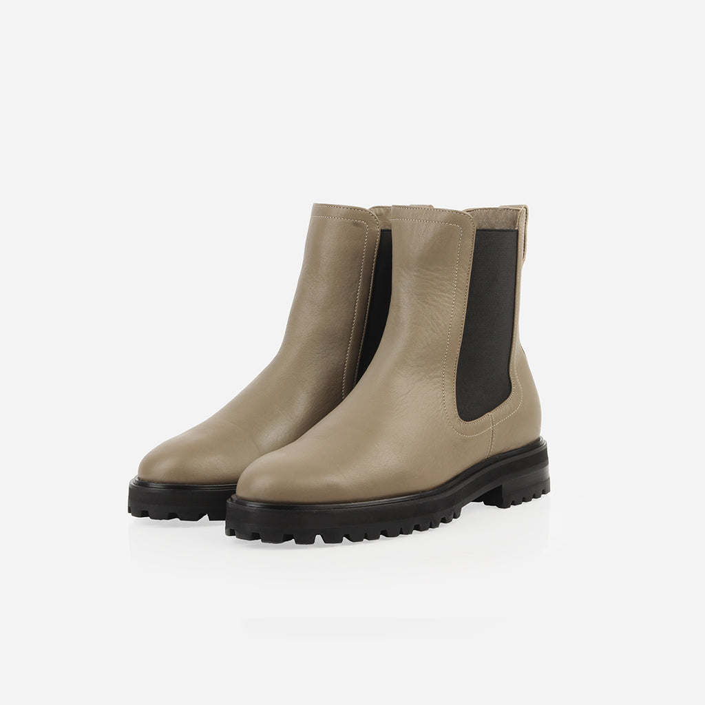 The Every Way Chelsea Boot Truffle