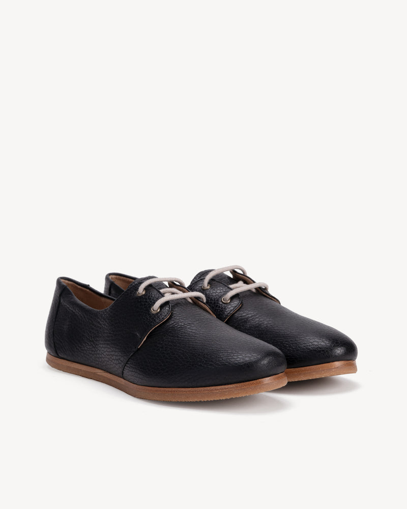 The Eyelet Oxford 2.0 Black Pebble