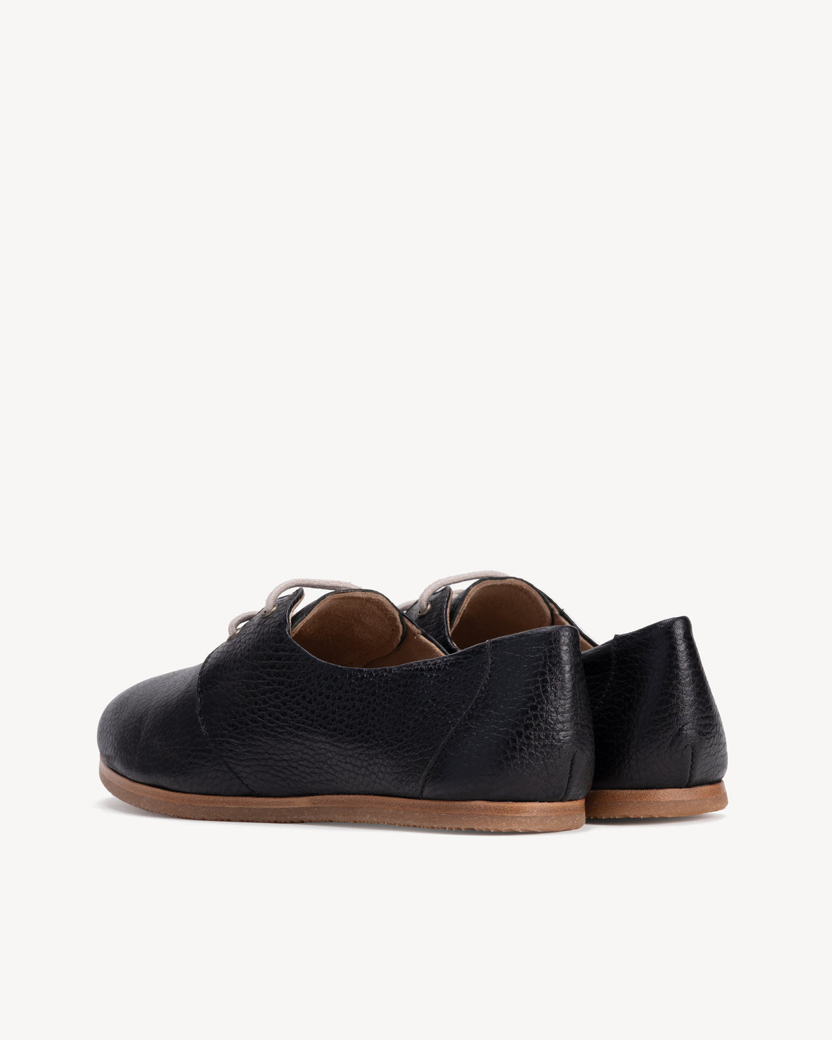 The Eyelet Oxford 2.0 Black Pebble
