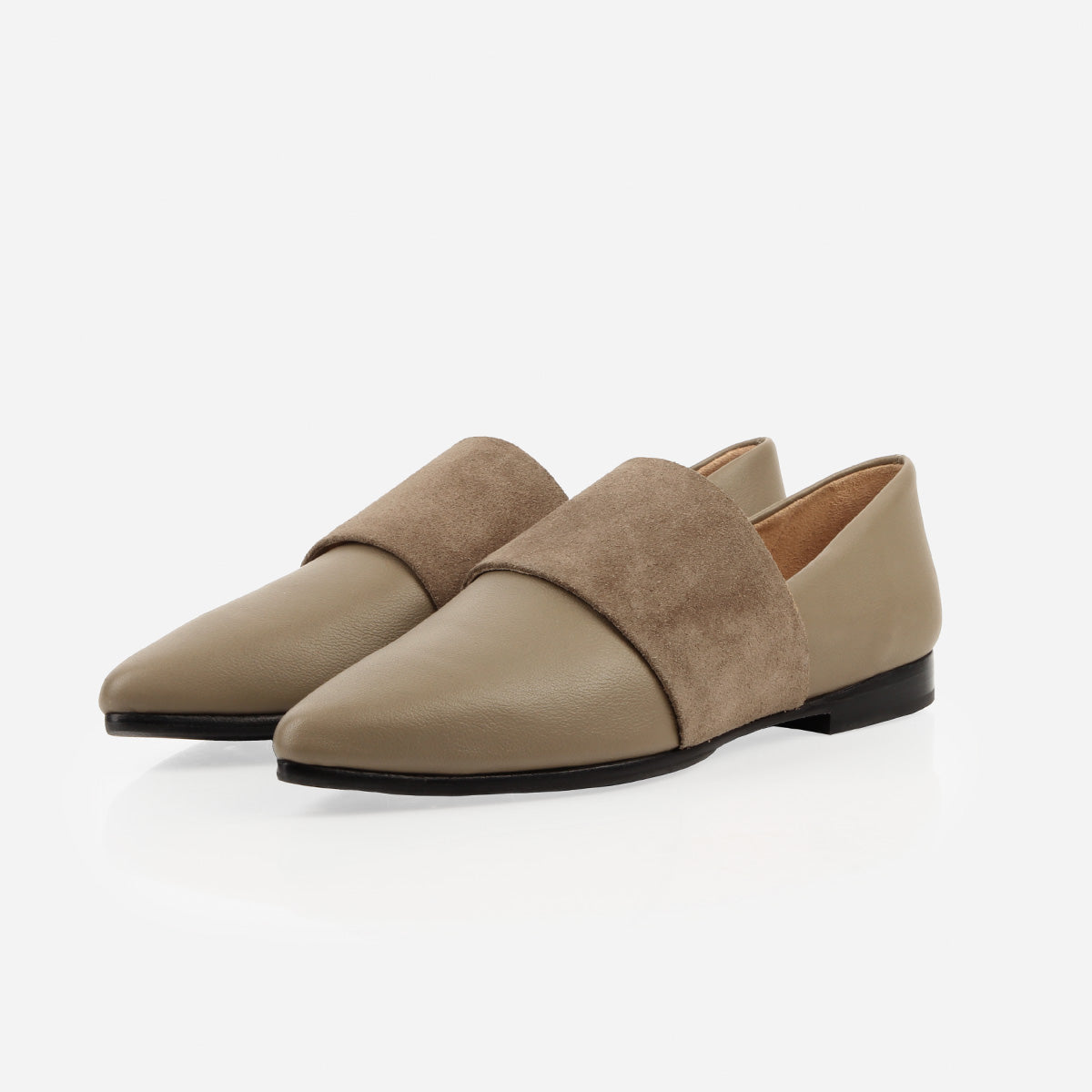 The Luxe Fit Flat Truffle