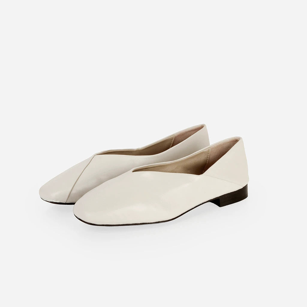 The Marché Flat Porcelain