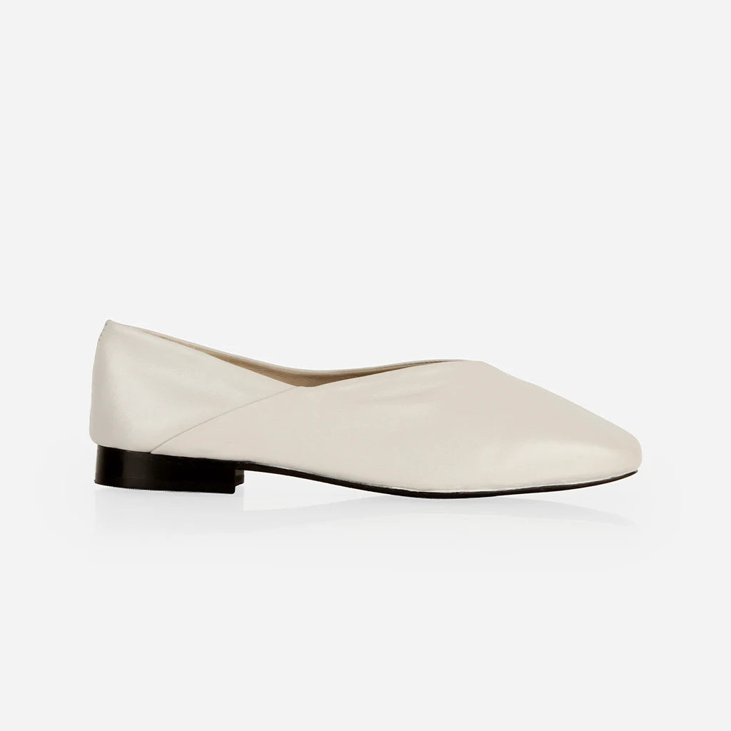 The Marché Flat Porcelain