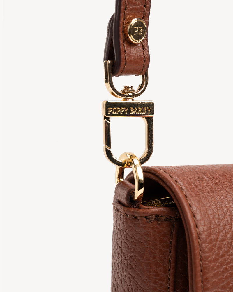 The Medium Day to Night Bag Hazelnut