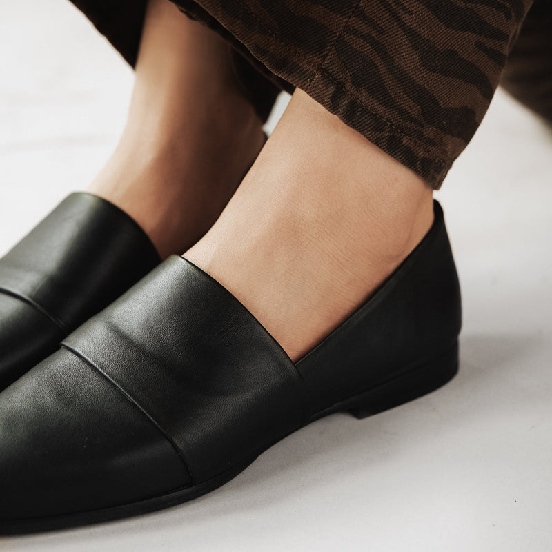 The Luxe Fit Flat Black