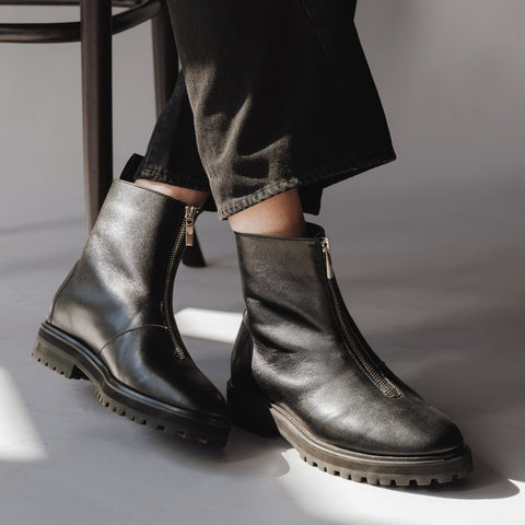 The Montreal Zip Boot Black WR