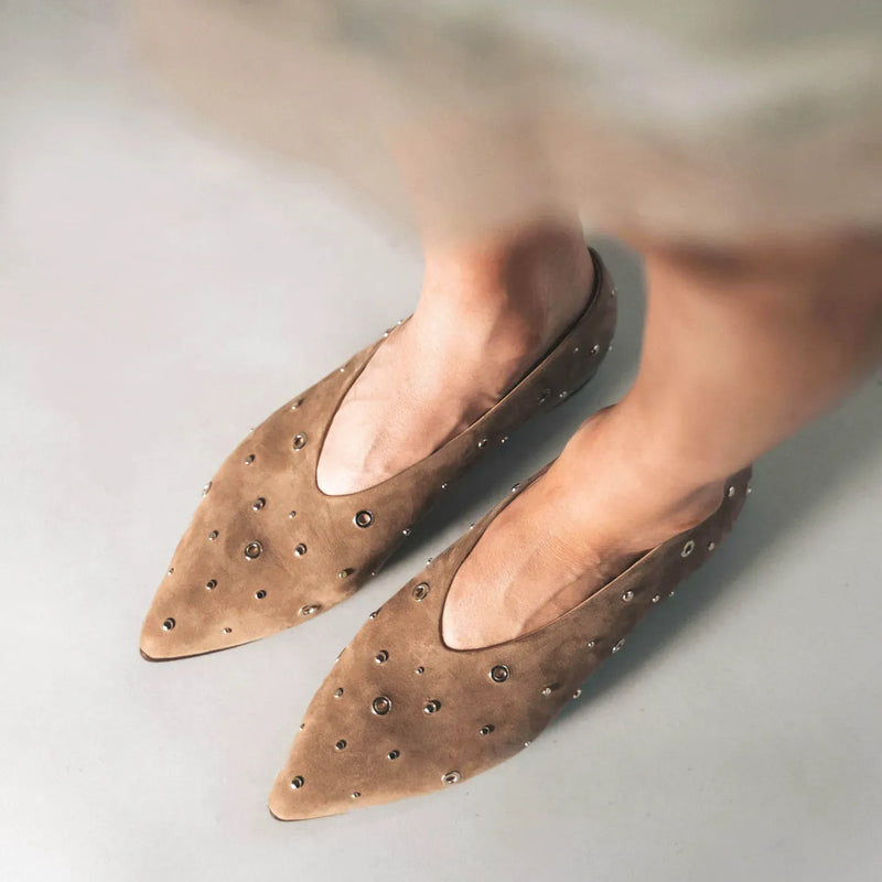 The Atelier Flat Clay Studded