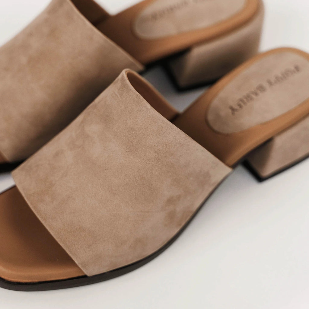The Spritz Heeled Sandal Clay Nubuck