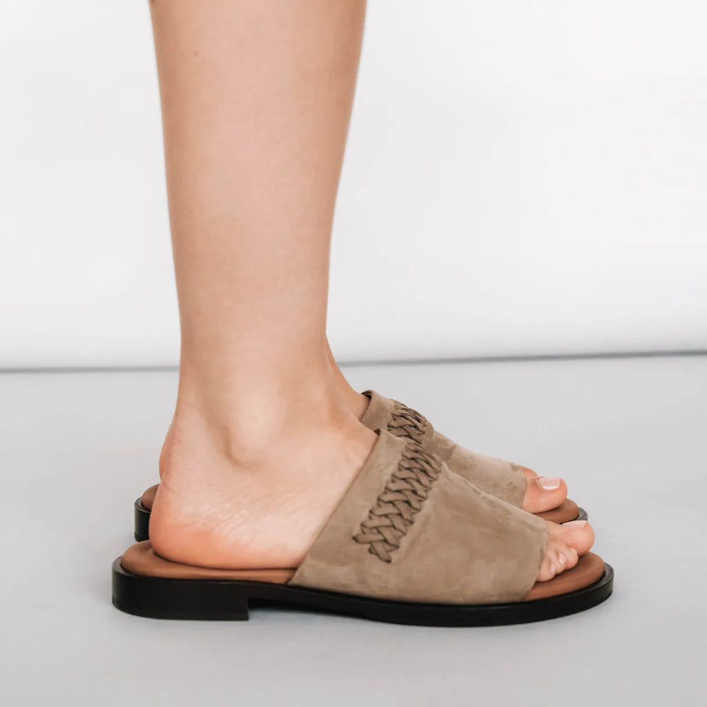 The Bohème Slide Clay