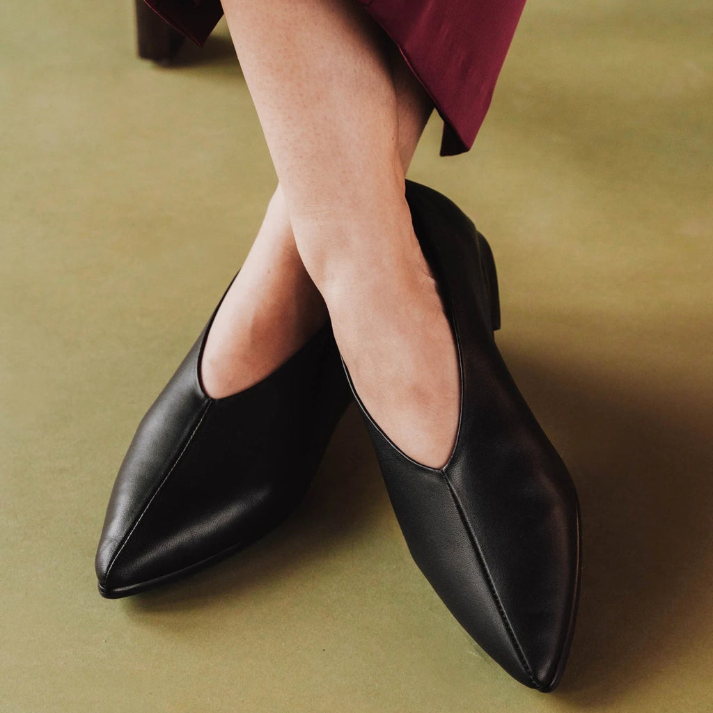 The Atelier Flat Black