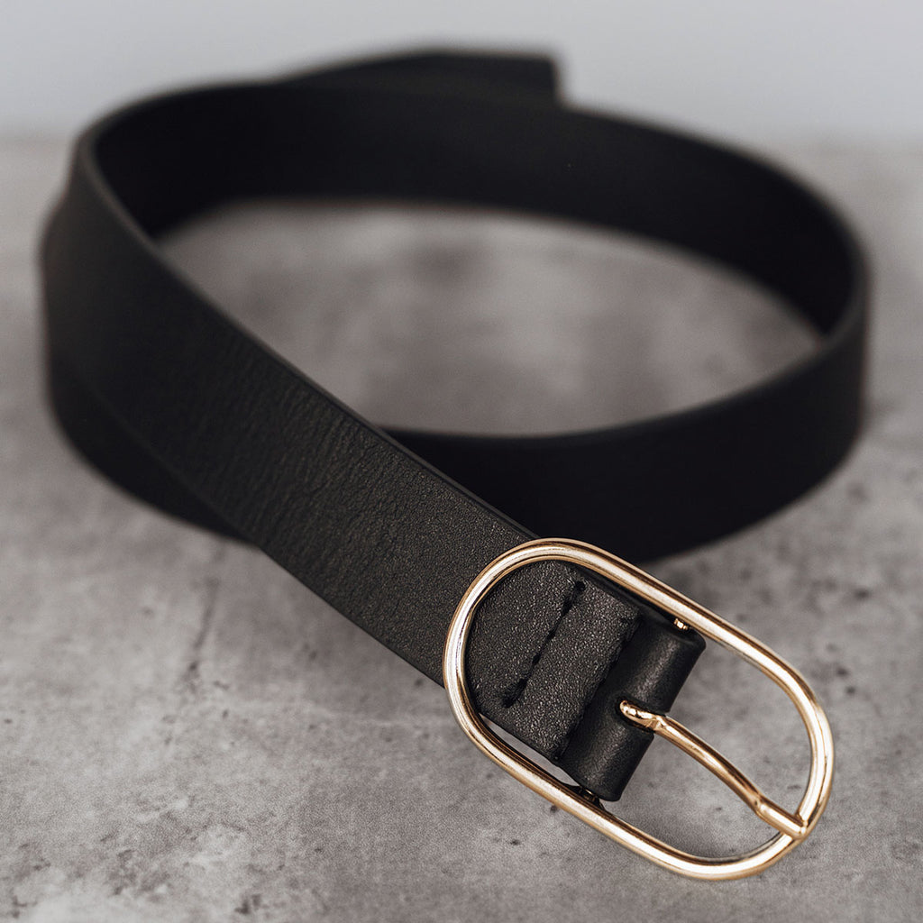The Sleek Belt Gold Black