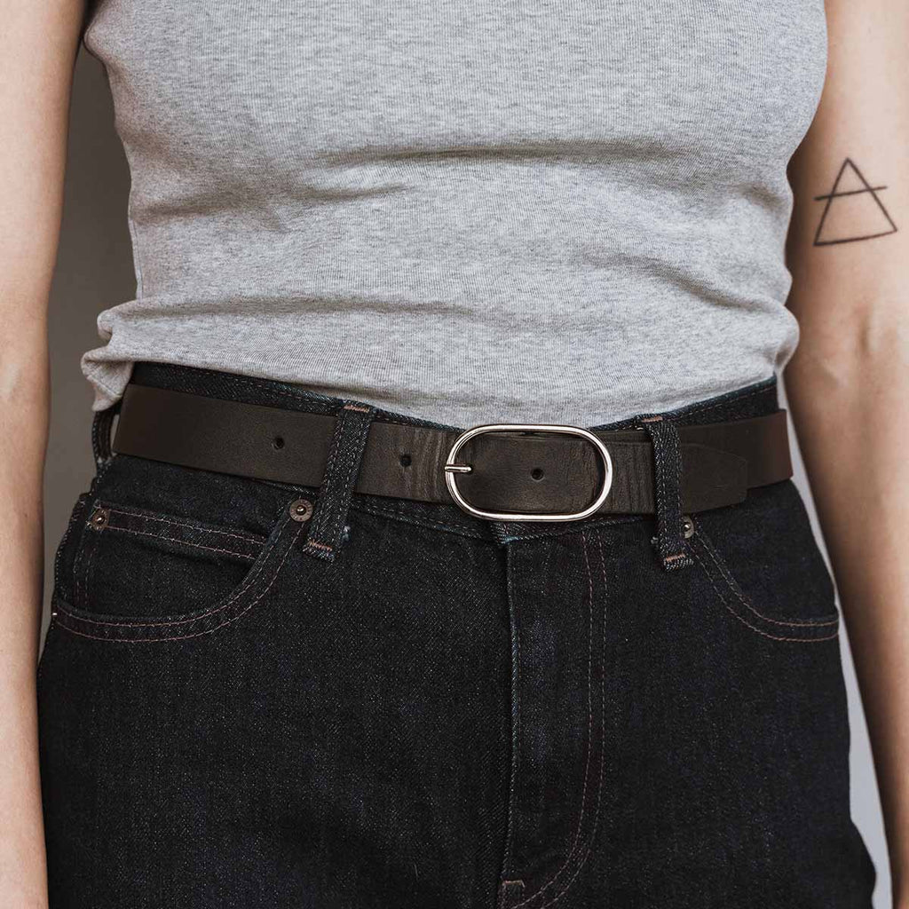 The Sleek Belt Silver Black