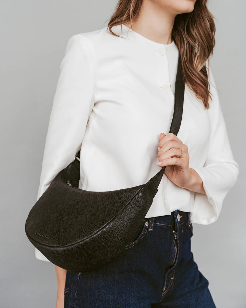 The Arc Crossbody Bag Black