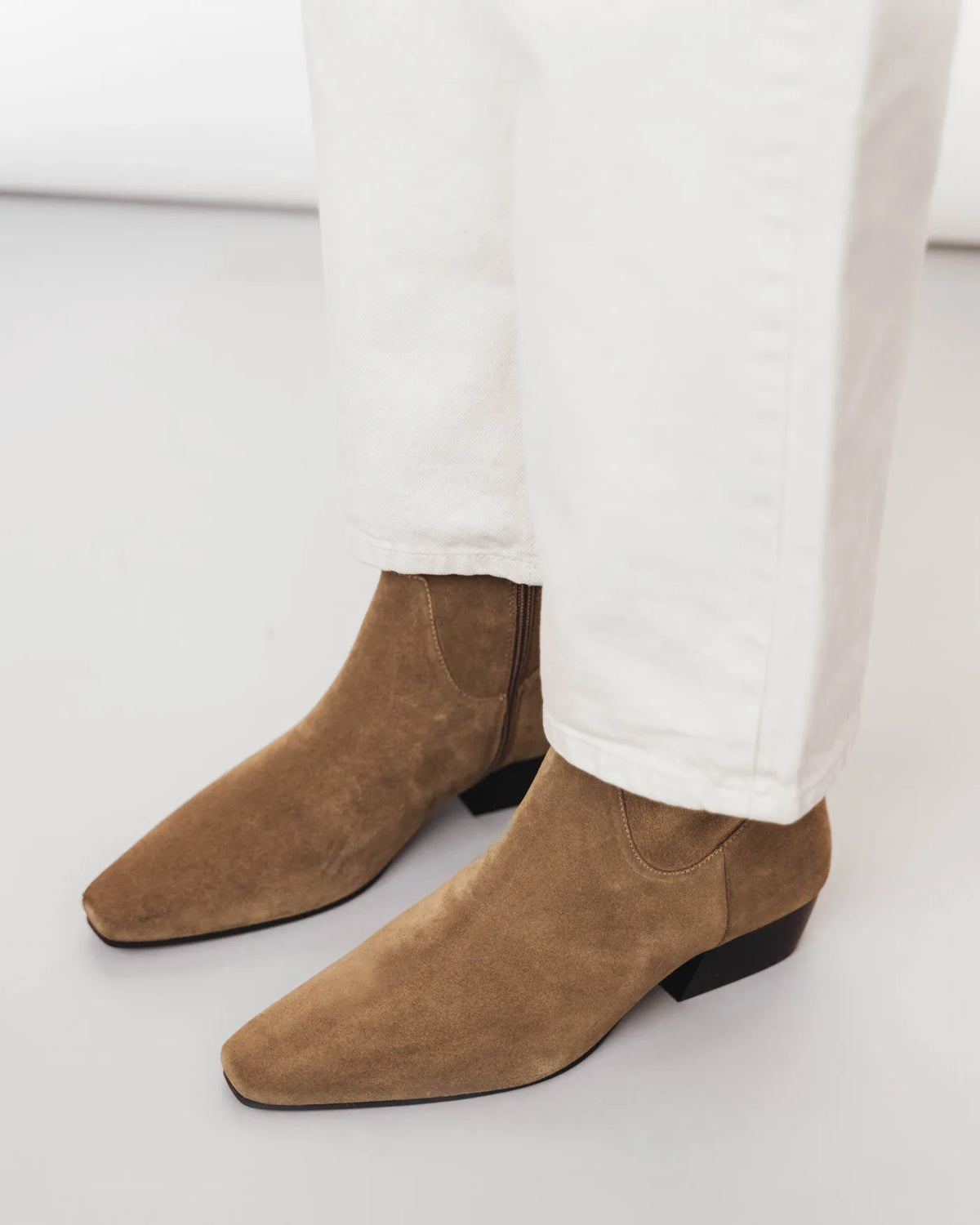 The Beau Boot Desert Suede