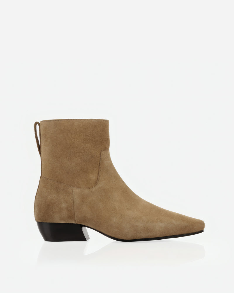 The Beau Boot Desert Suede