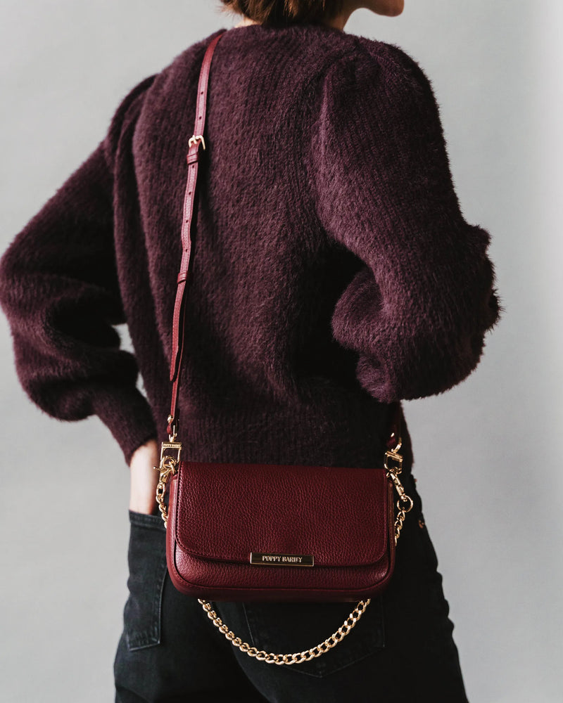 The Day To Night Bag Resort Red