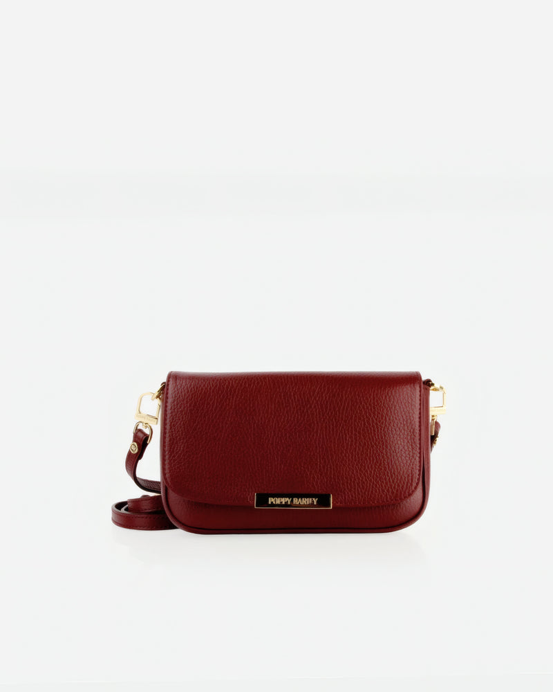 The Day To Night Bag Resort Red