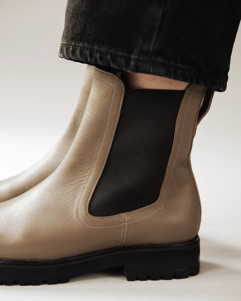 The Every Way Chelsea Boot Truffle