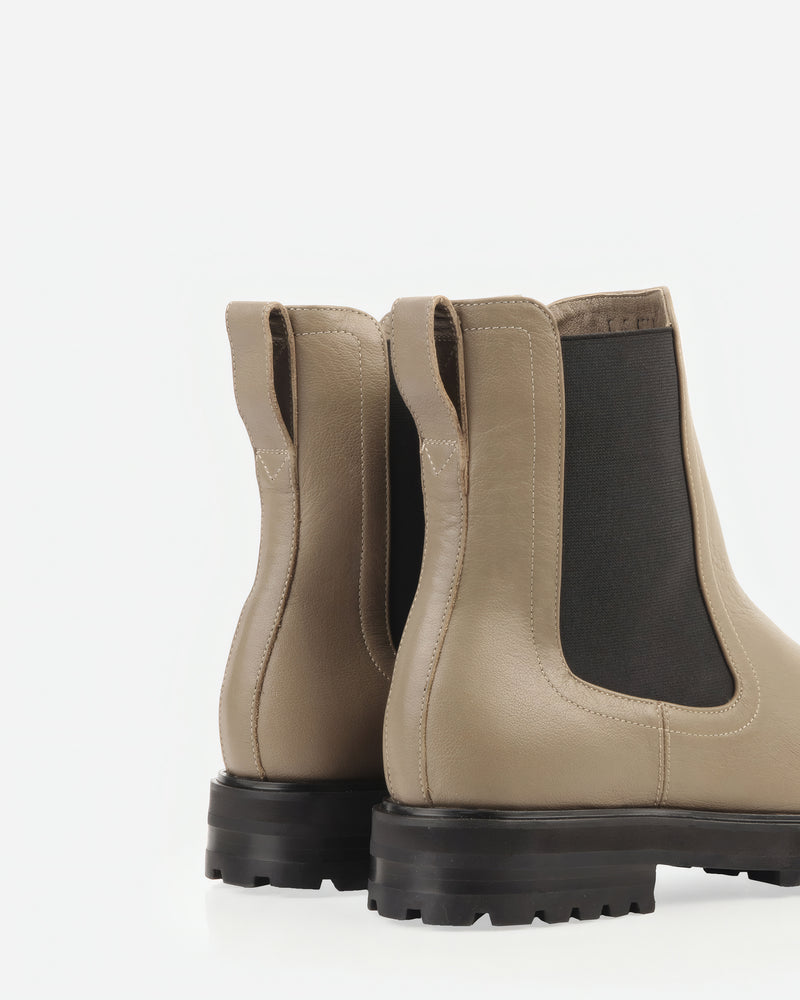 The Every Way Chelsea Boot Truffle
