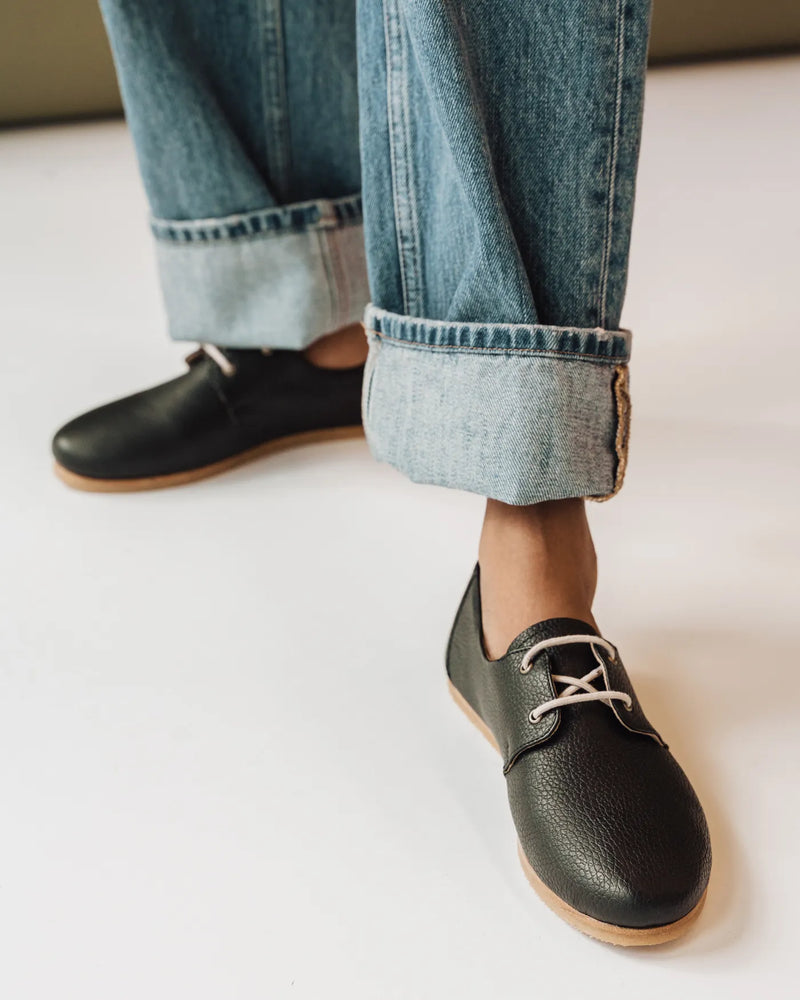 The Eyelet Oxford 2.0 Black Pebble