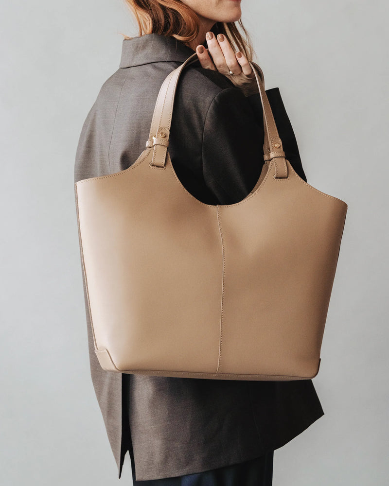 The Lisboa Tote Biscotti