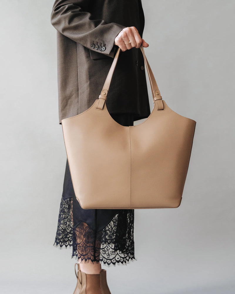 The Lisboa Tote Biscotti