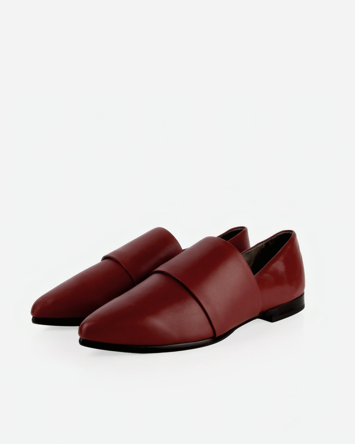 The Luxe Fit Flat Resort Red