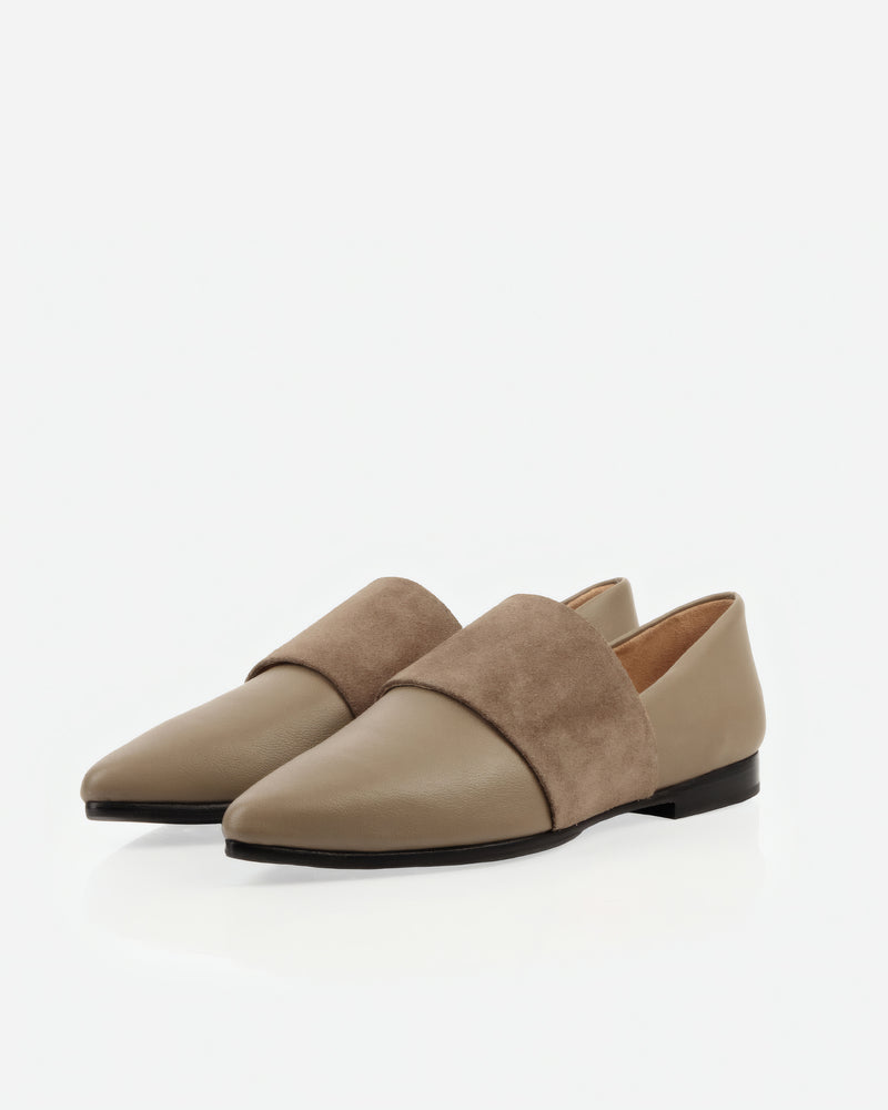 The Luxe Fit Flat Truffle