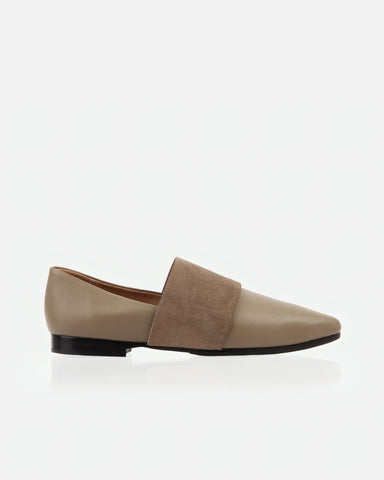 The Luxe Fit Flat Truffle