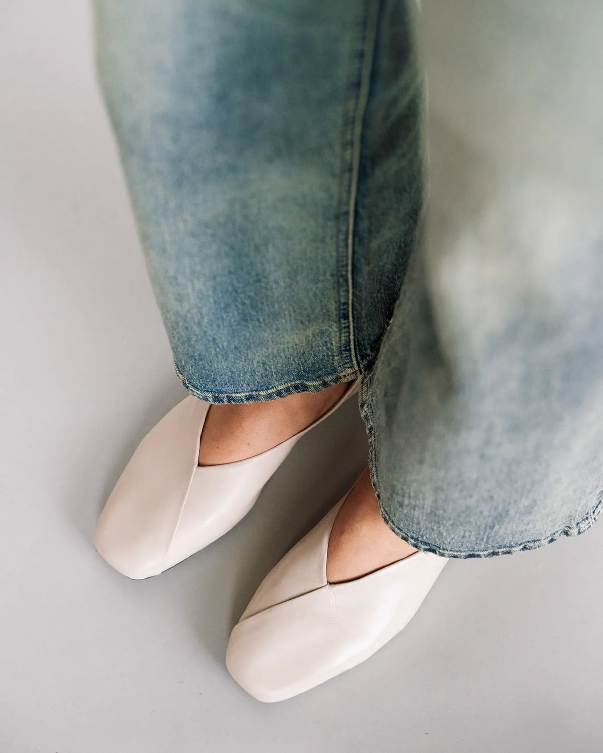 The Marché Flat Porcelain