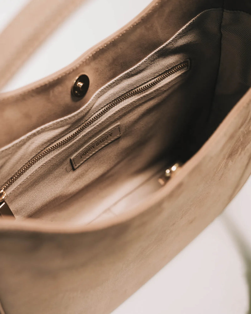 The Sixteenth Tote Clay