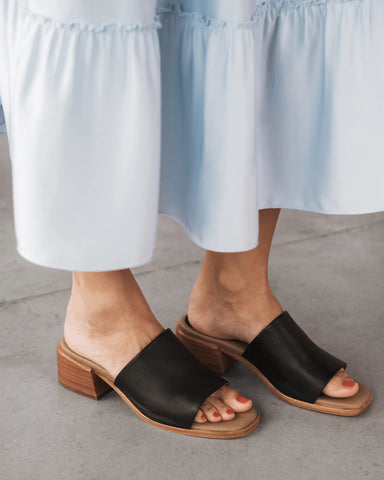 The Spritz Heeled Sandal Black