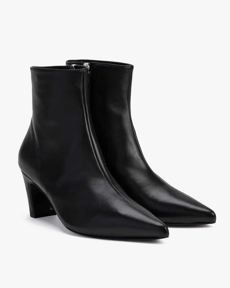 The Toujours Boot Black