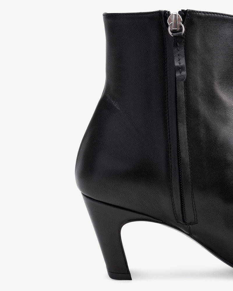 The Toujours Boot Black