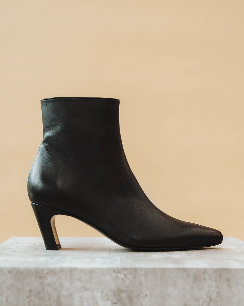 The Toujours Boot Black