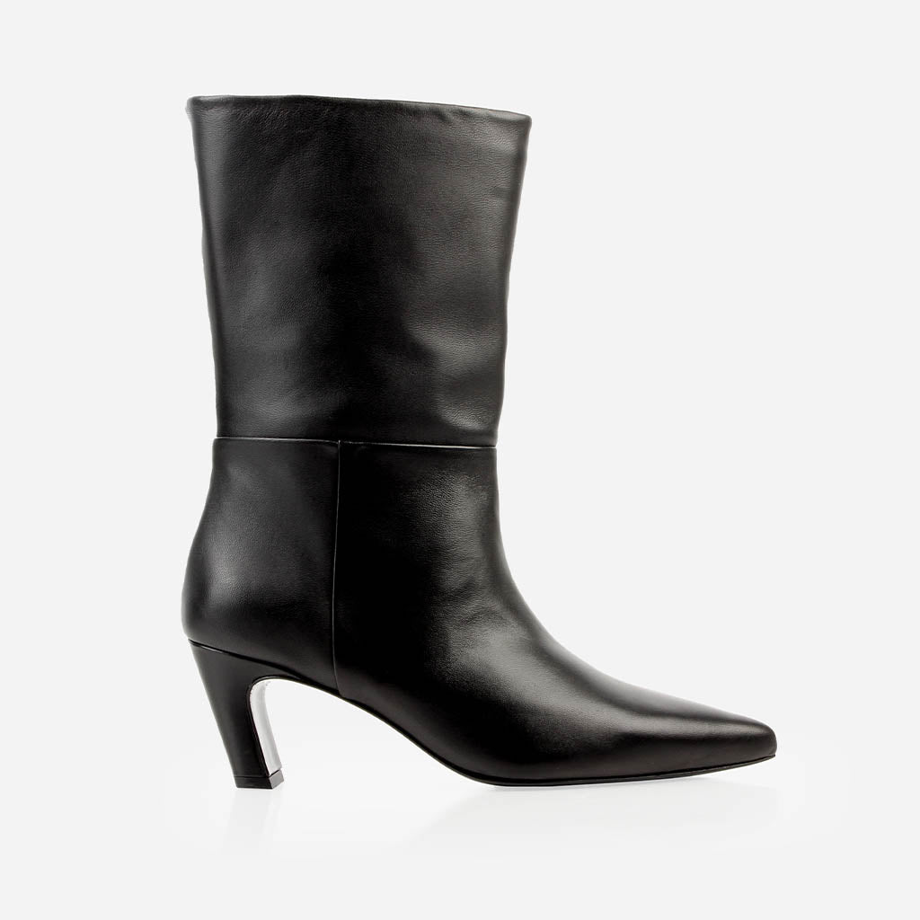 The Toujours Midi Boot Black